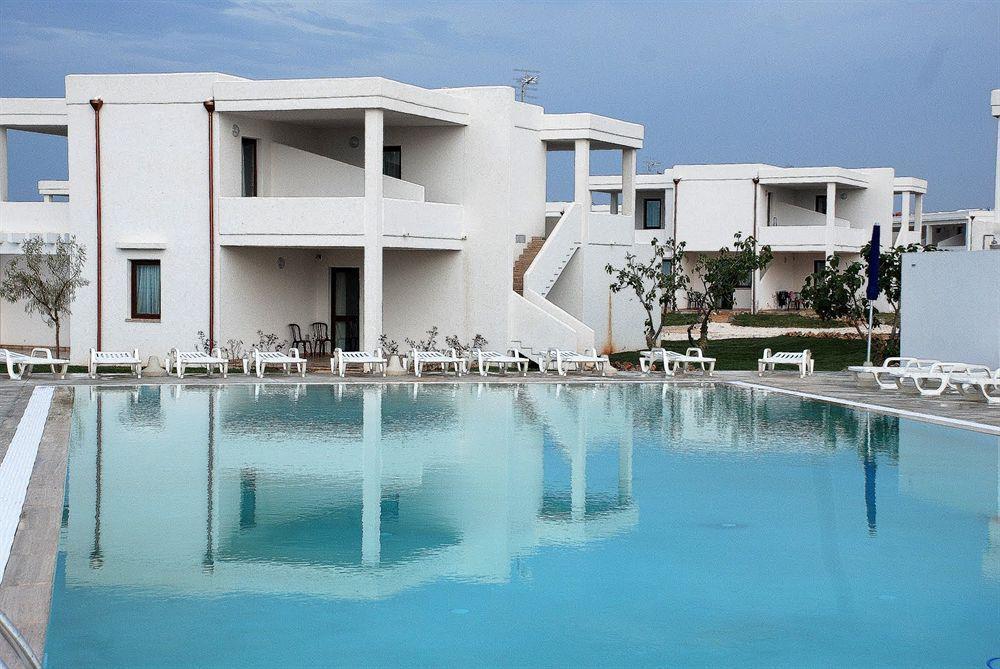 Torre Guaceto Resort カロヴィーニョ エクステリア 写真