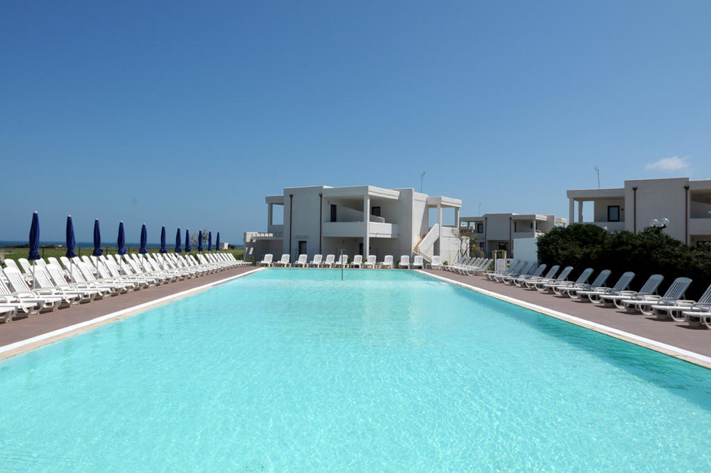 Torre Guaceto Resort カロヴィーニョ エクステリア 写真