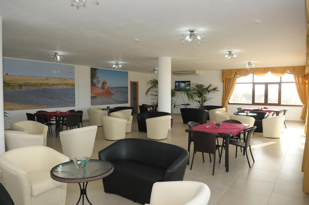 Torre Guaceto Resort カロヴィーニョ エクステリア 写真